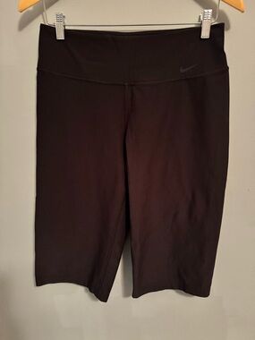 Nike Black High-Waist Capris